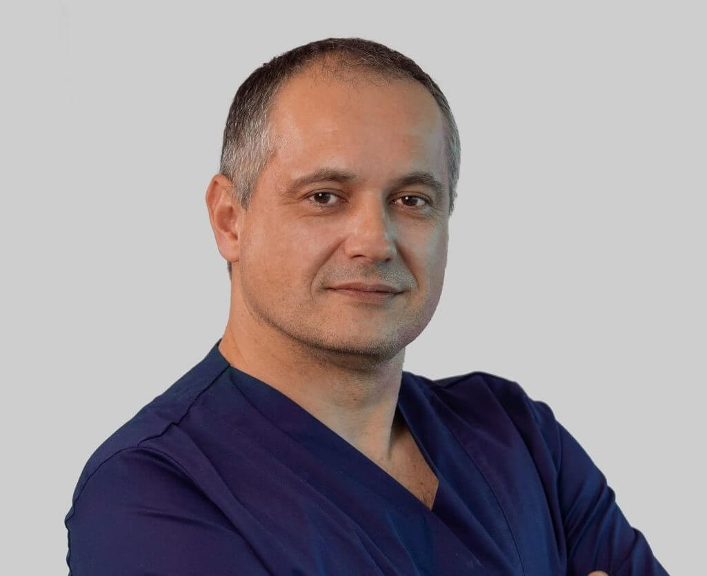 Saftic-siva-pozadina-manja-e1674825407659